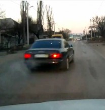 Video: Oprez, Luđak za volanom!